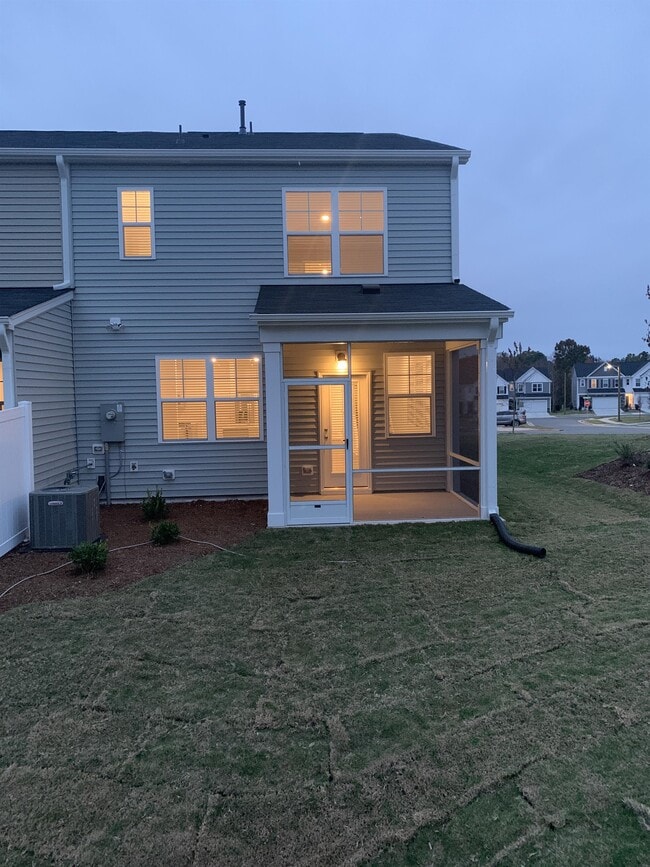 Building Photo - 1003 Gemma Dr