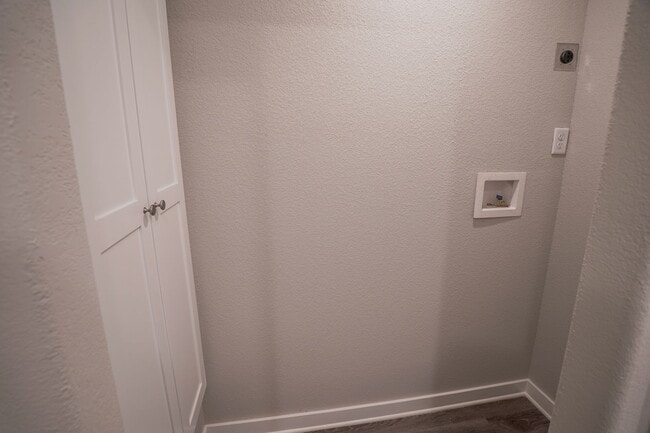 Building Photo - 2 Bed 2 Bath Home in Fayetteville!