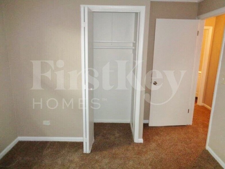 Building Photo - 2337 121st St