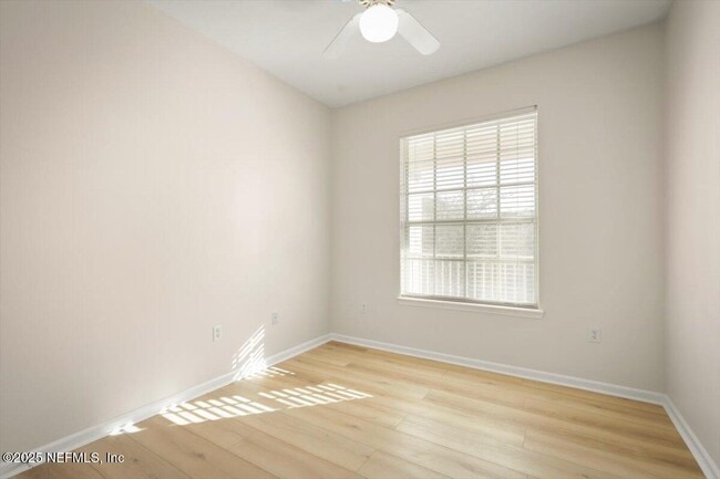 Building Photo - 10550 Baymeadows Rd