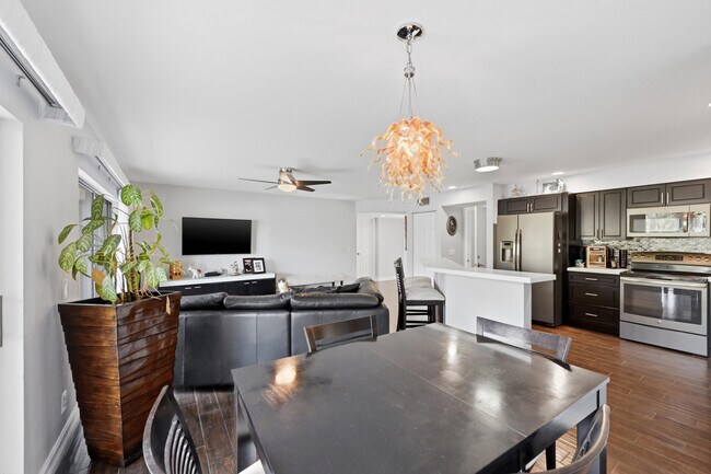 Building Photo - 5550 Coach House Cir