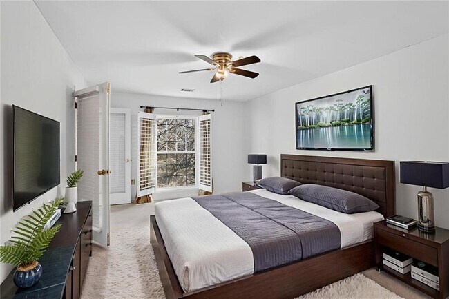 Building Photo - 27207 Plantation Dr NE