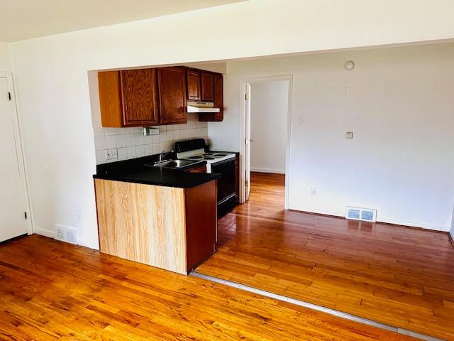 Building Photo - 290 North Ave