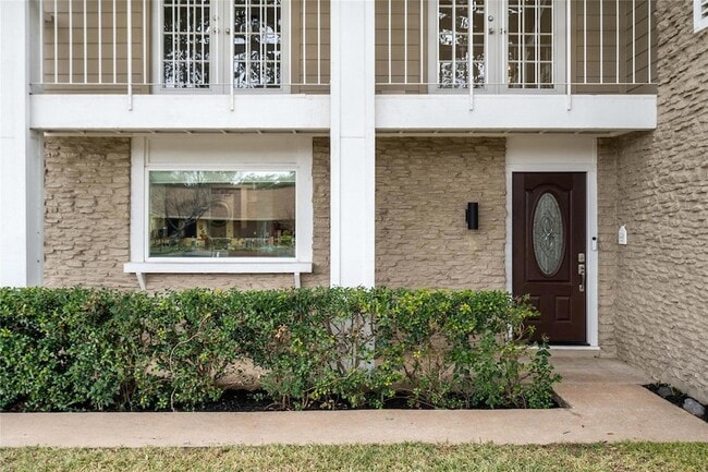 Building Photo - 8000 Manassas Dr