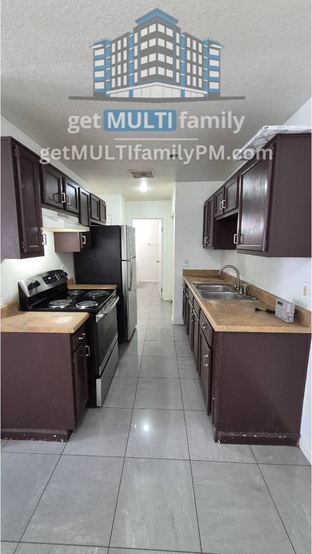 Building Photo - 3006 E Granada Rd