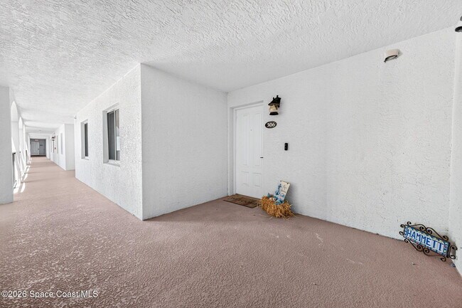 Building Photo - 123 Lancha Cir