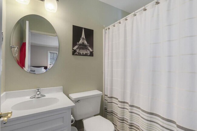 Building Photo - 97 Huntington Rd NE