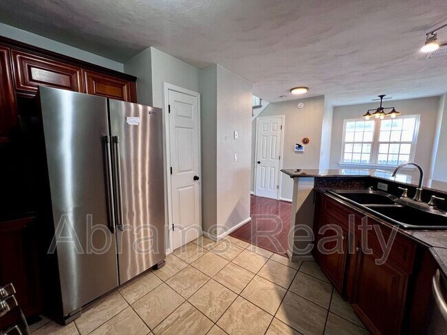 Building Photo - 3337 Marne Ave