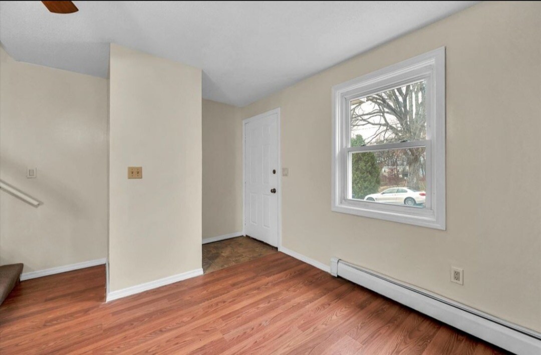 Building Photo - 18 Chalmers St