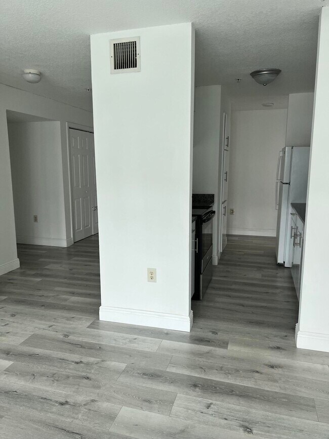 Building Photo - 2307 N Congress Ave