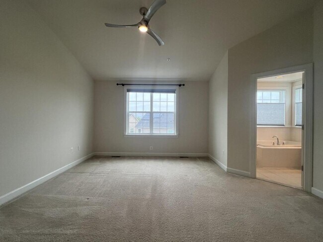 Building Photo - 2101 St Josephs Dr