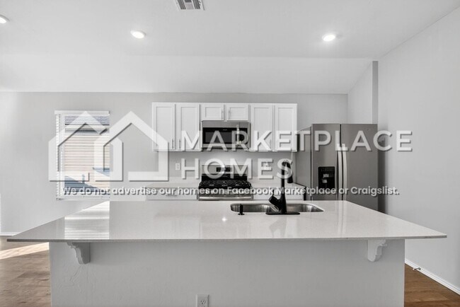 Building Photo - 812 NE 102nd Ter