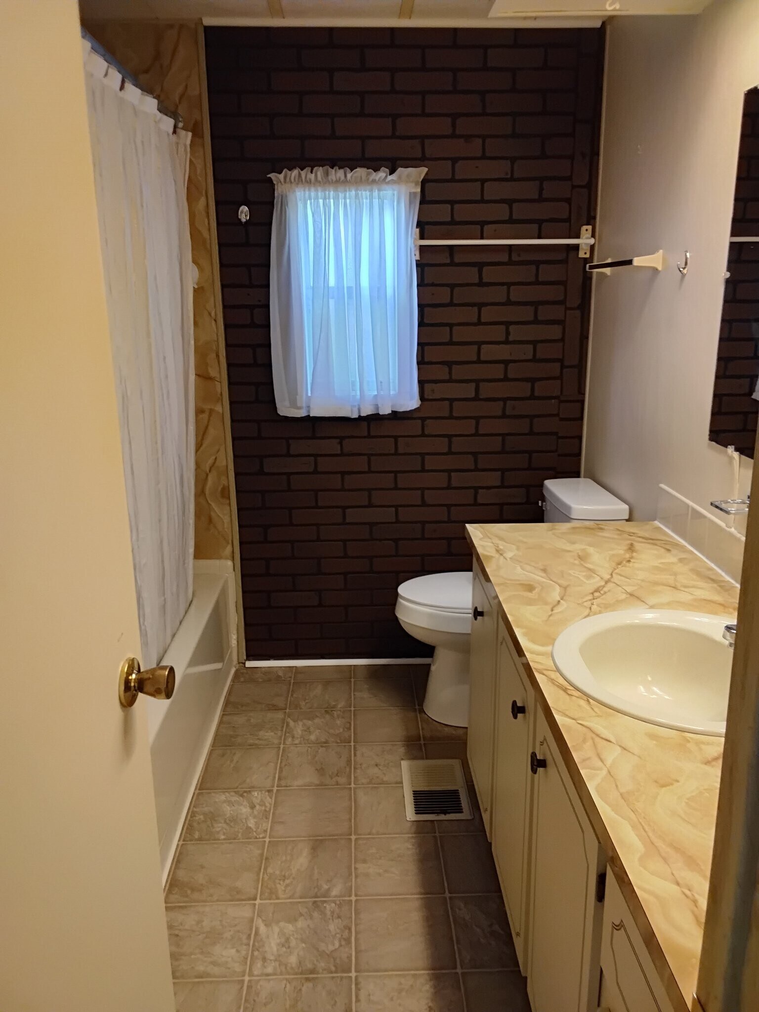 Building Photo - 86 Laurelwood Dr