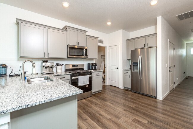 Building Photo - Single Family Home for Rent in Desirable L...