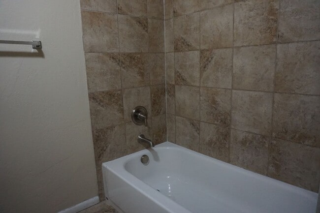 Building Photo - Updated West Valley City 5 bedroom Family Home