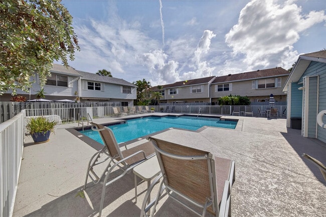 Building Photo - 1921 NE 15th Ave