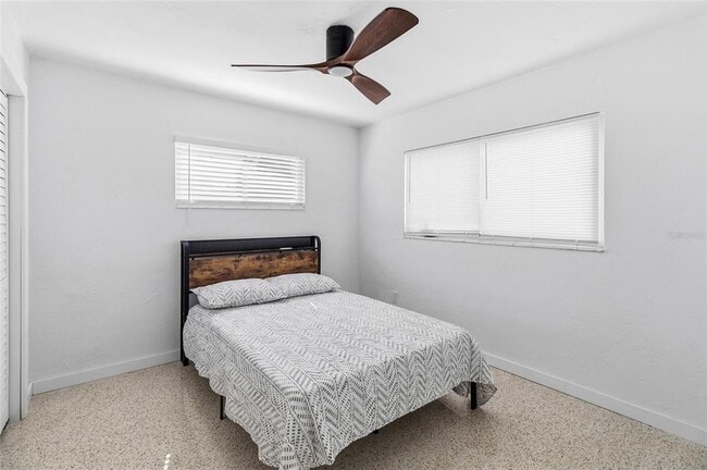 Building Photo - 3700 Whiting Dr SE