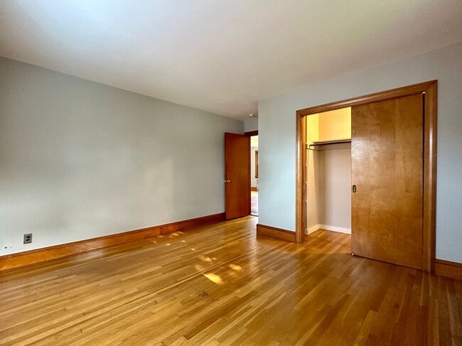 Building Photo - 6 Piave St