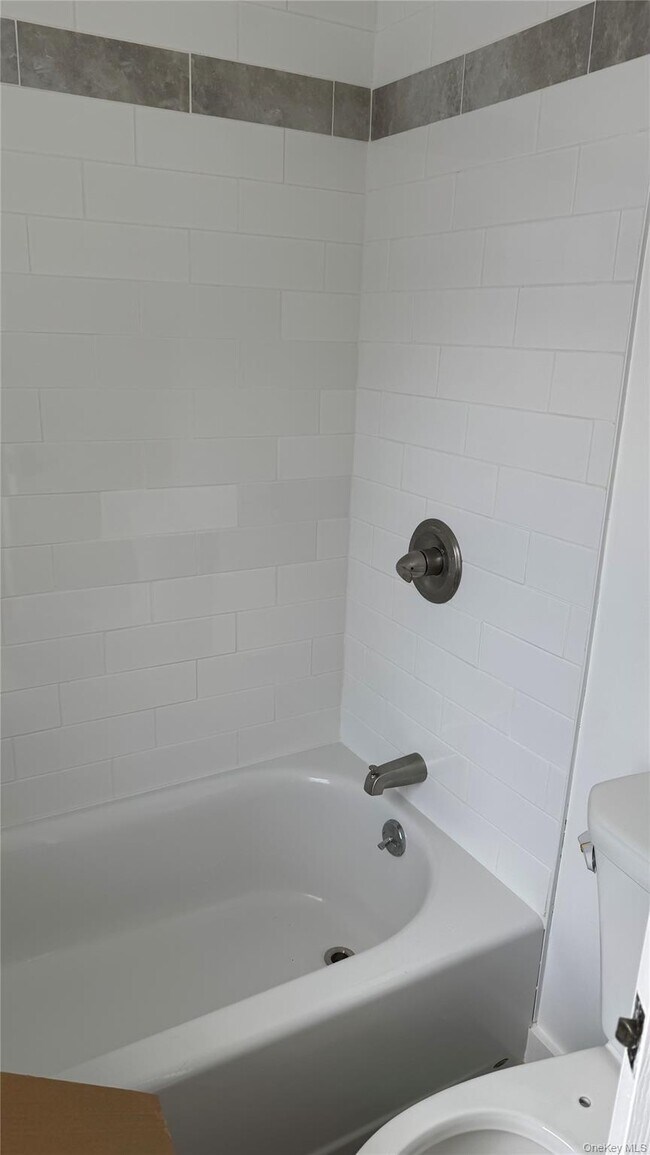 Building Photo - 14 Orchard St