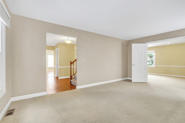 Building Photo - 1000 Cumberland Ln