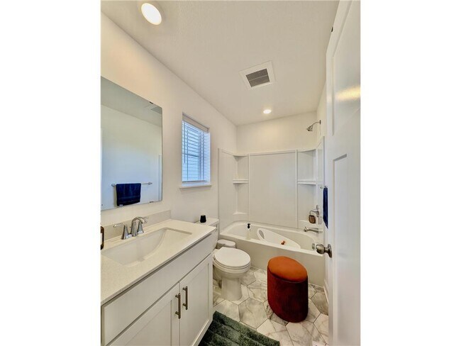 Building Photo - 1073 Jubert Dr
