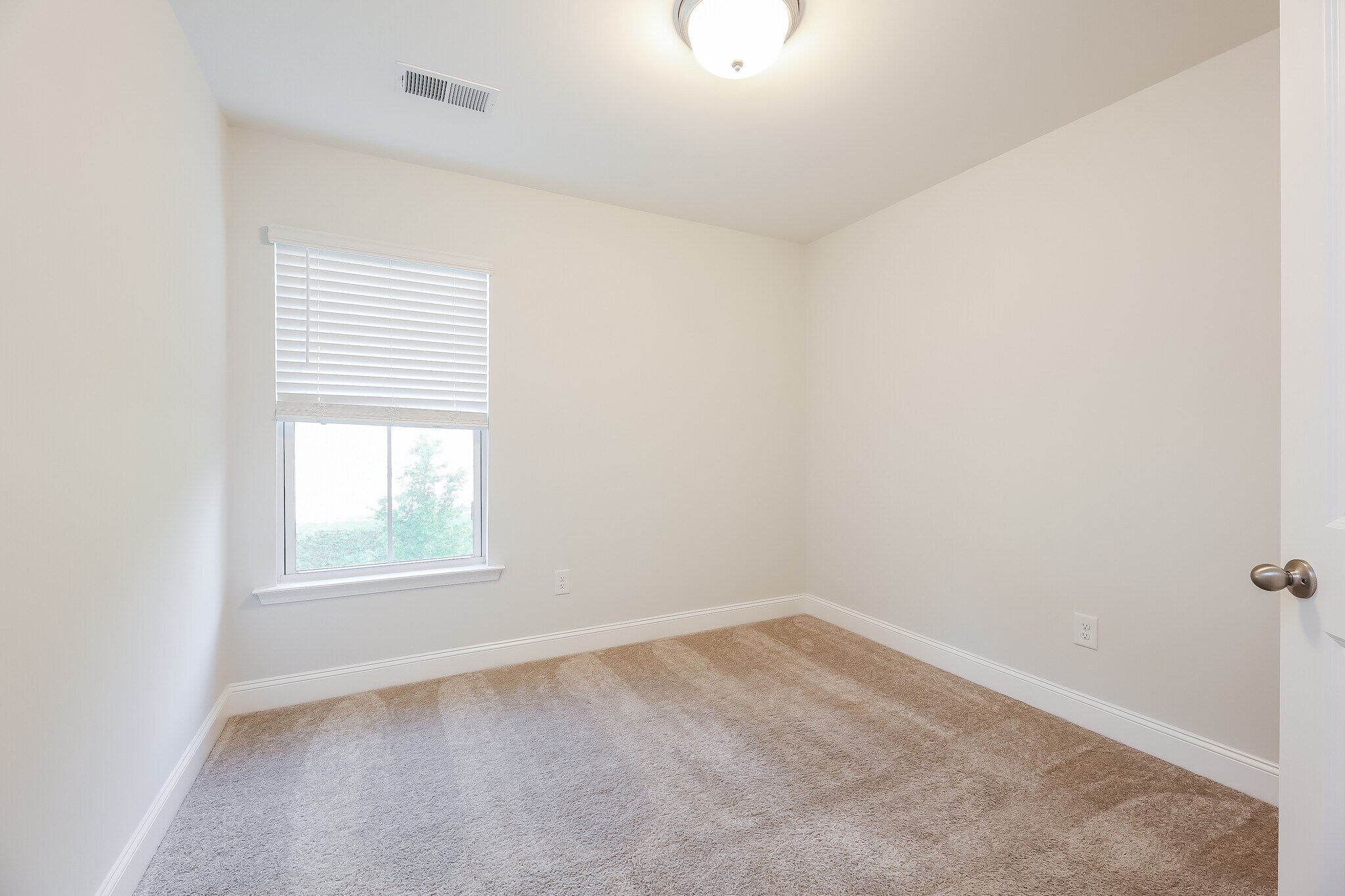 Building Photo - 301 Woodgate Wy