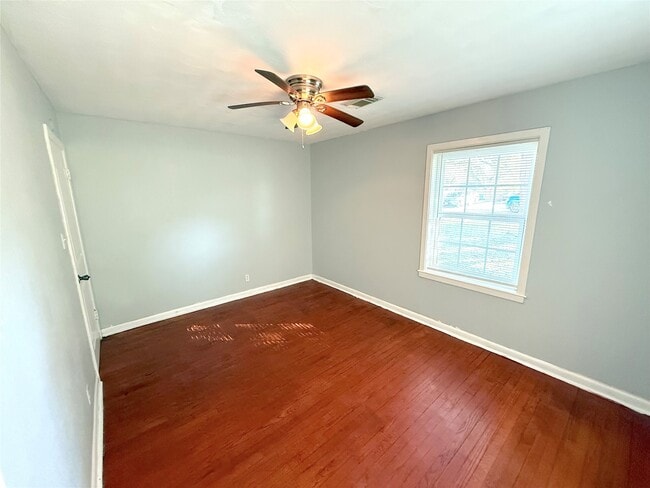 Building Photo - 2206 Eriksson St