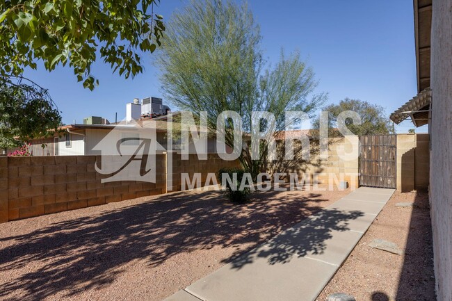 Building Photo - Great Home with NO HOA Located in Casa Grande