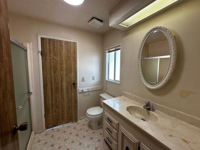 Building Photo - Quiet 3 bedroom in Umpqua