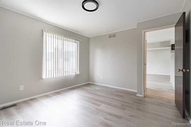 Building Photo - 37095 Nottingham Dr