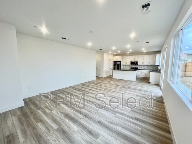 Building Photo - 2604 Atascadero Dr