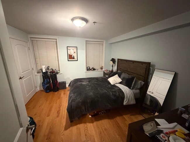 Building Photo - 528 Garden St