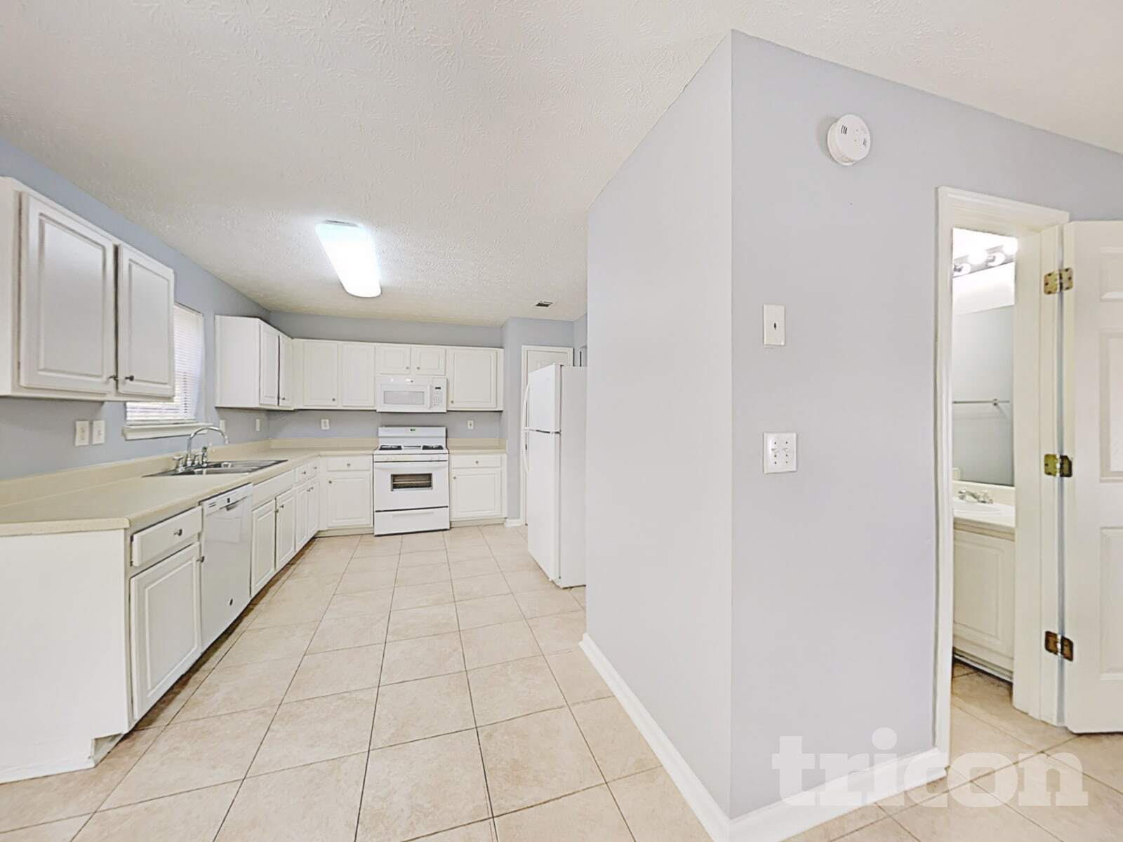 Building Photo - 2957 Jenkins Dr