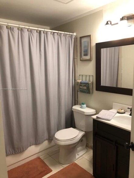 Building Photo - 930 Coral Club Dr
