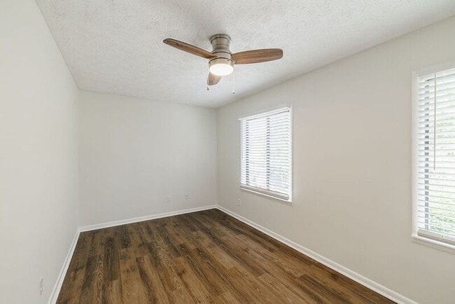 Building Photo - 134 Fernbanks Ct