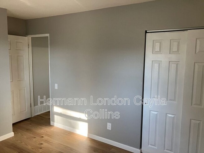 Building Photo - 11016 Saginaw Dr