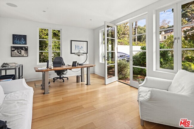 Building Photo - 165 Mabery Rd