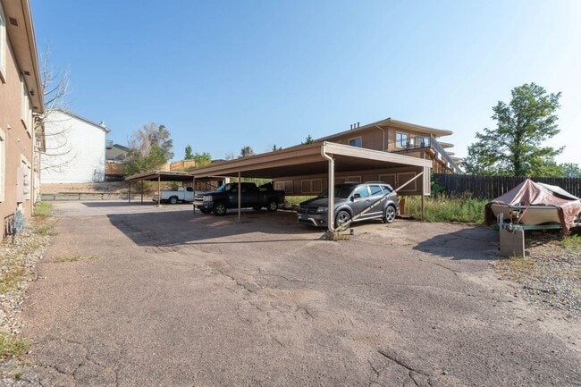 Building Photo - Great Upper Unit Located in Vista Grande Terrace!