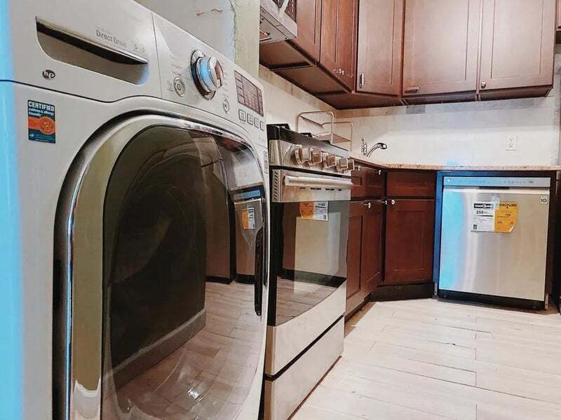 Building Photo - Nice room in a good neighborhood