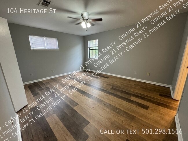 Building Photo - 104 Heritage St