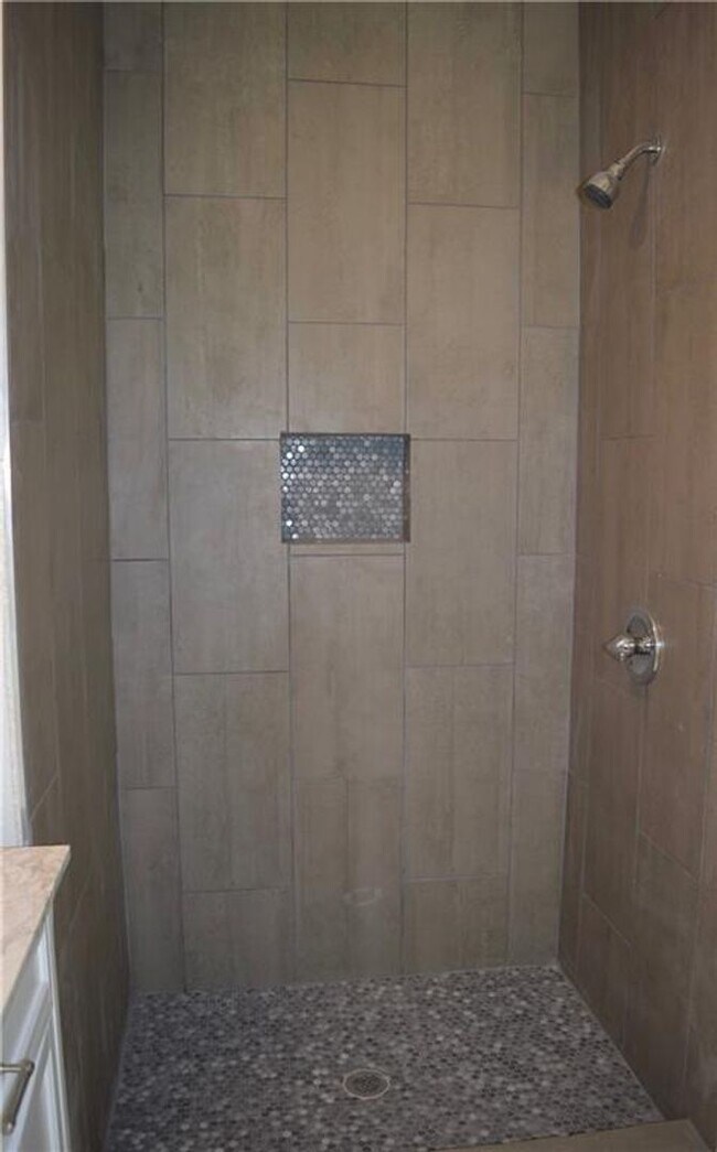 Building Photo - 1101 W 22nd St