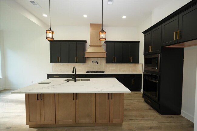 Building Photo - 34119 Conroe Huffsmith Rd