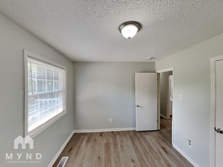 Building Photo - 200 Buckskin Dr