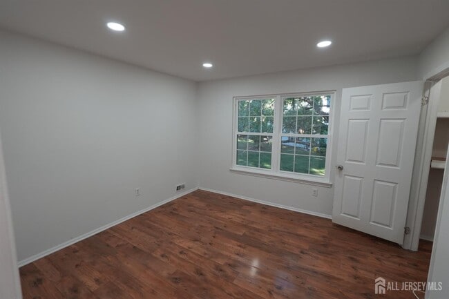 Building Photo - 41 Morgan Pl