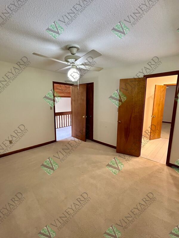 Building Photo - 115 Nesbit Ferry Pl