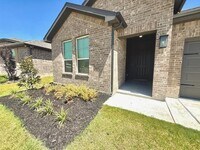 Building Photo - 133 Lost Oak Dr