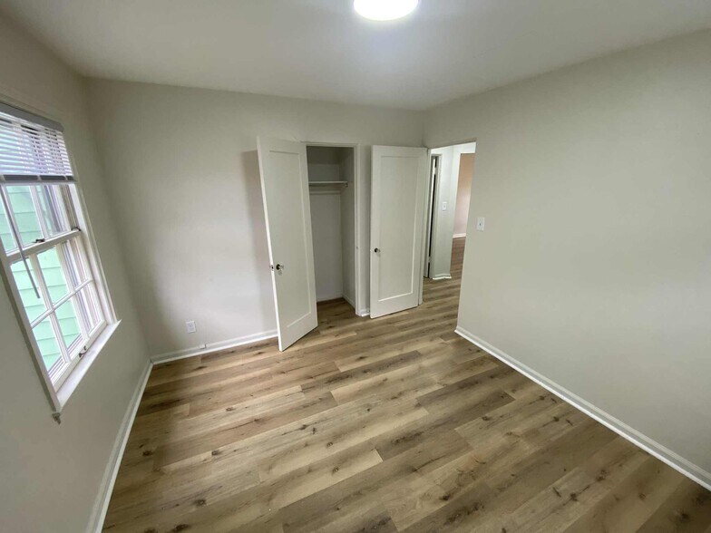 Building Photo - 2629 Dodge Ave