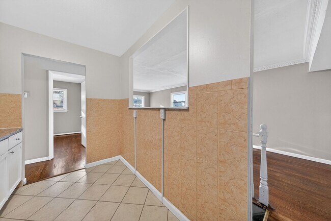 Building Photo - Spacious 3-Bedroom Home for Rent – Section 8 Welcome!