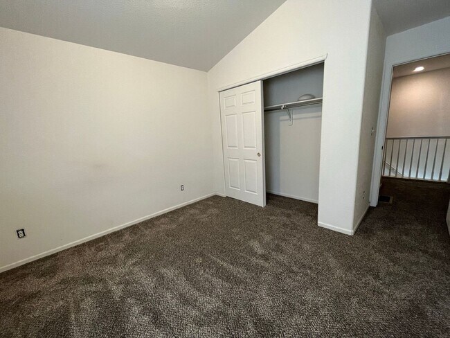 Building Photo - Great Townhome in North Fort Collins