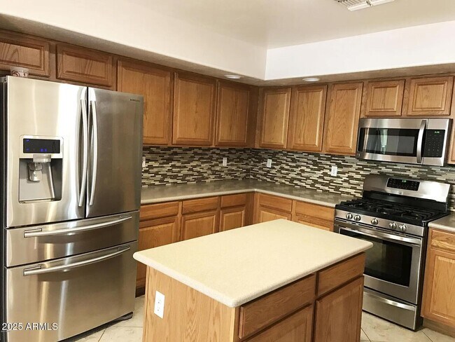 Building Photo - 6406 W El Cortez Pl